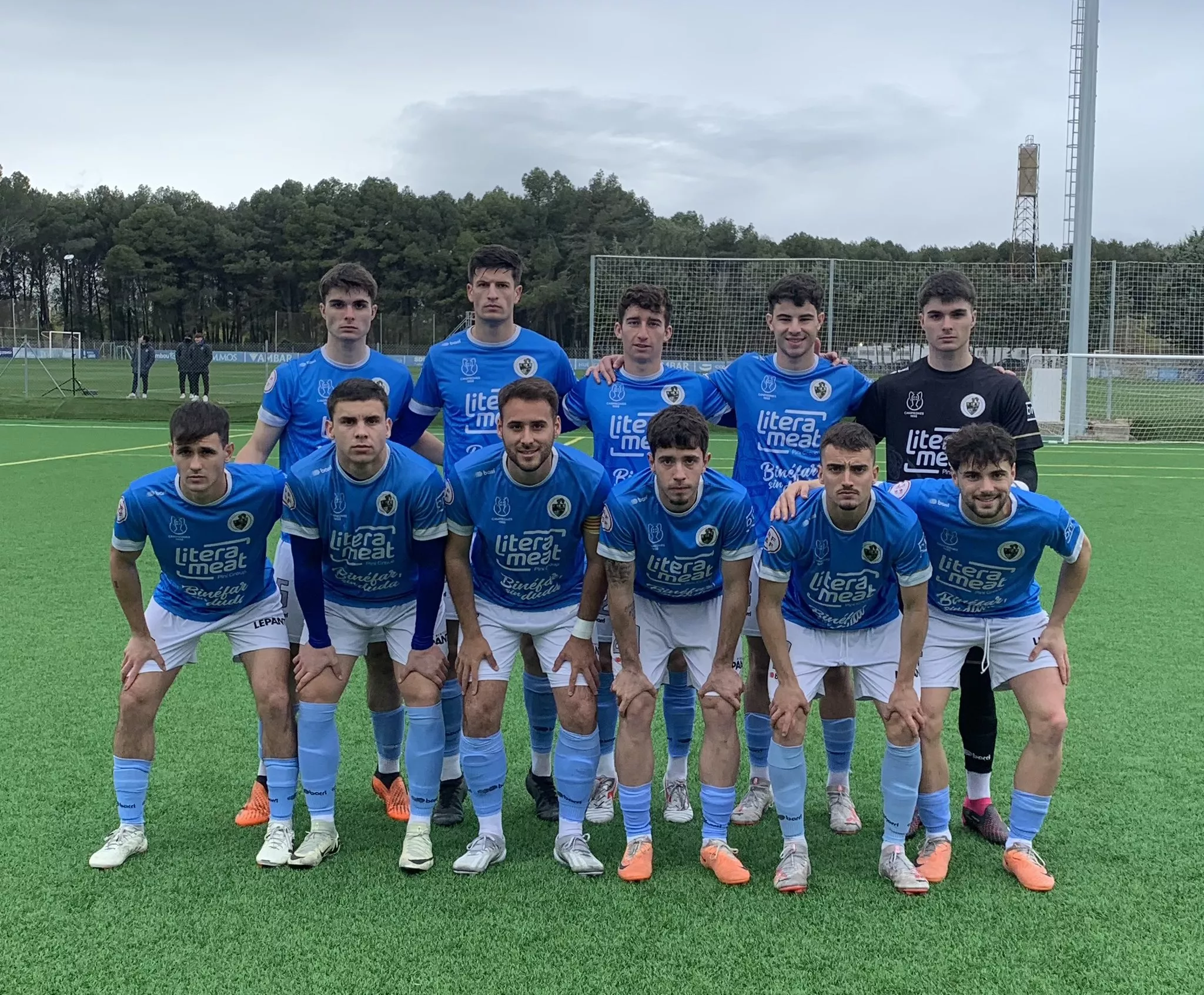 Once del Binéfar. Ayman rescata un punto para el Huesca B ante el Binéfar (1-1).