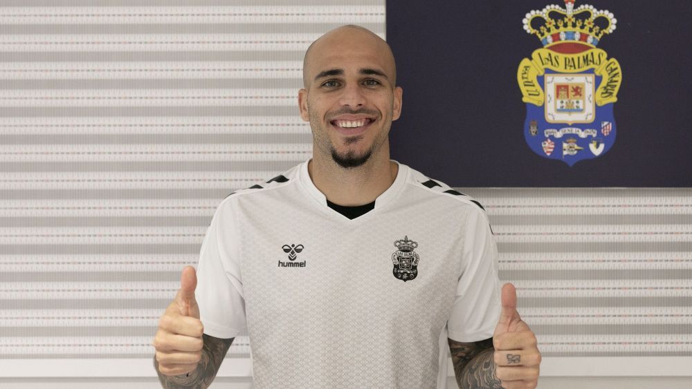 Sandro pasa el reconocimiento médico con su nuevo equipo. Foto: UD Las Palmas