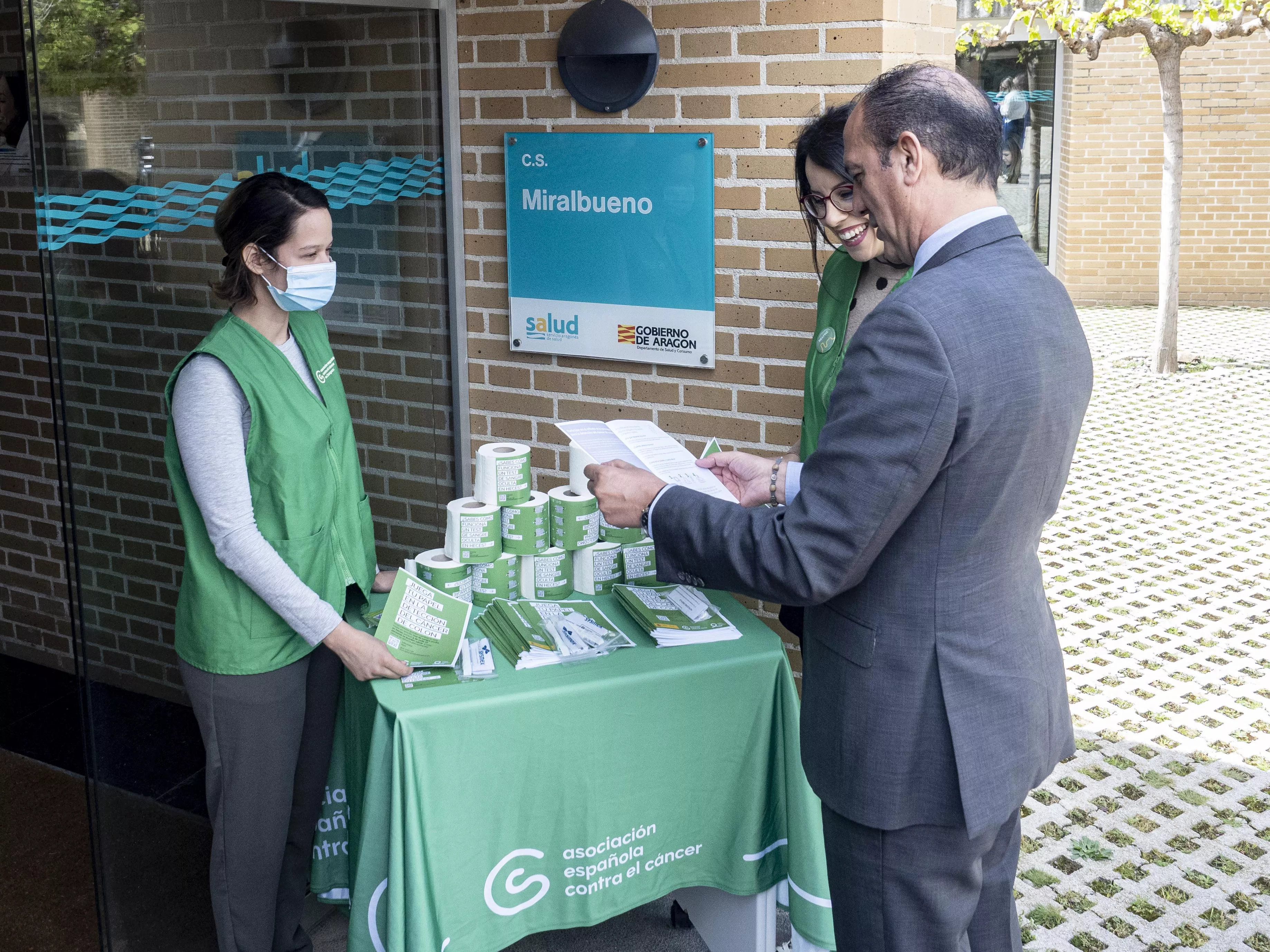 Se han iniciado acciones en los centros de salud para concienciar de la importancia del cribado del cáncer de colon.