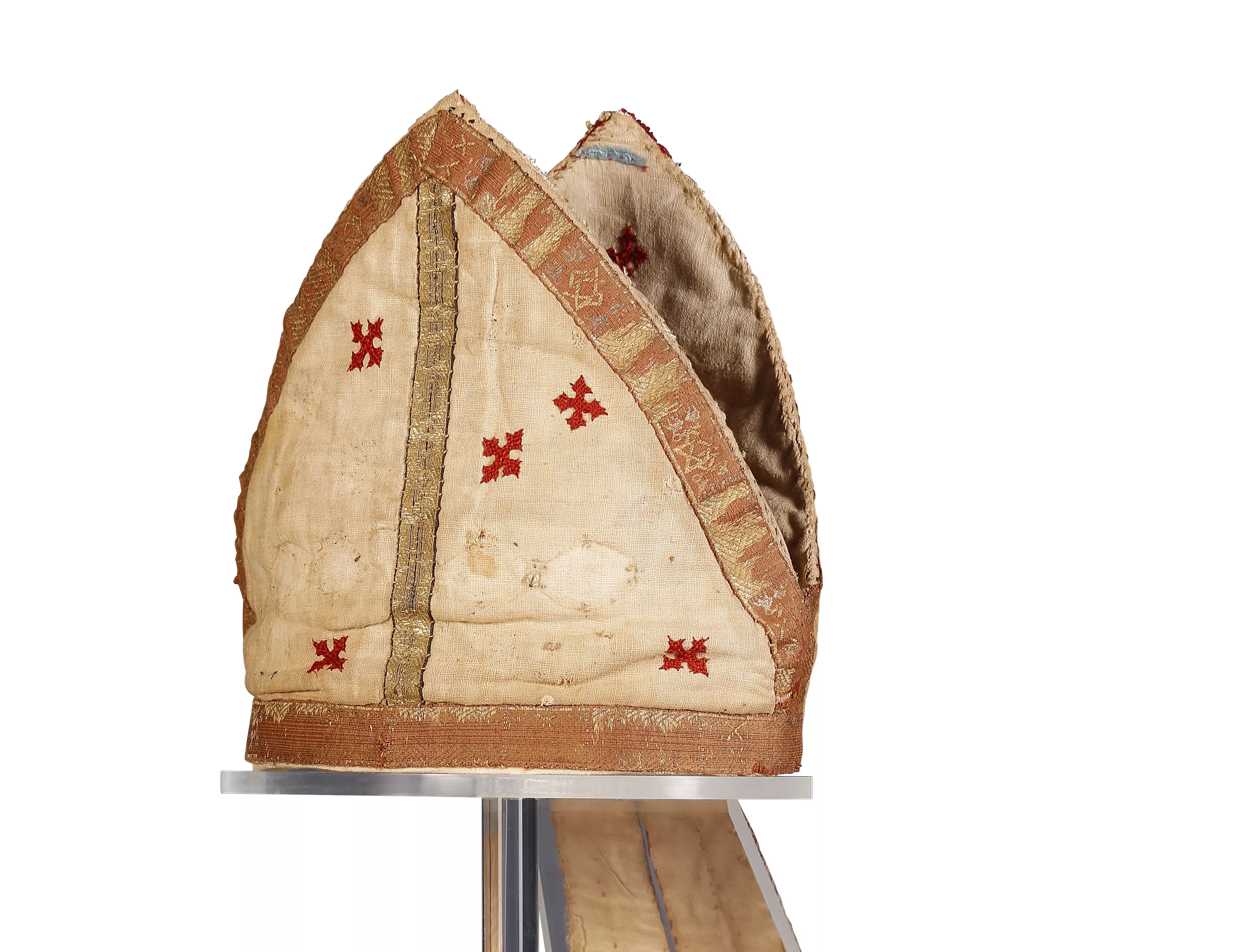 Mitra de San Victorián.