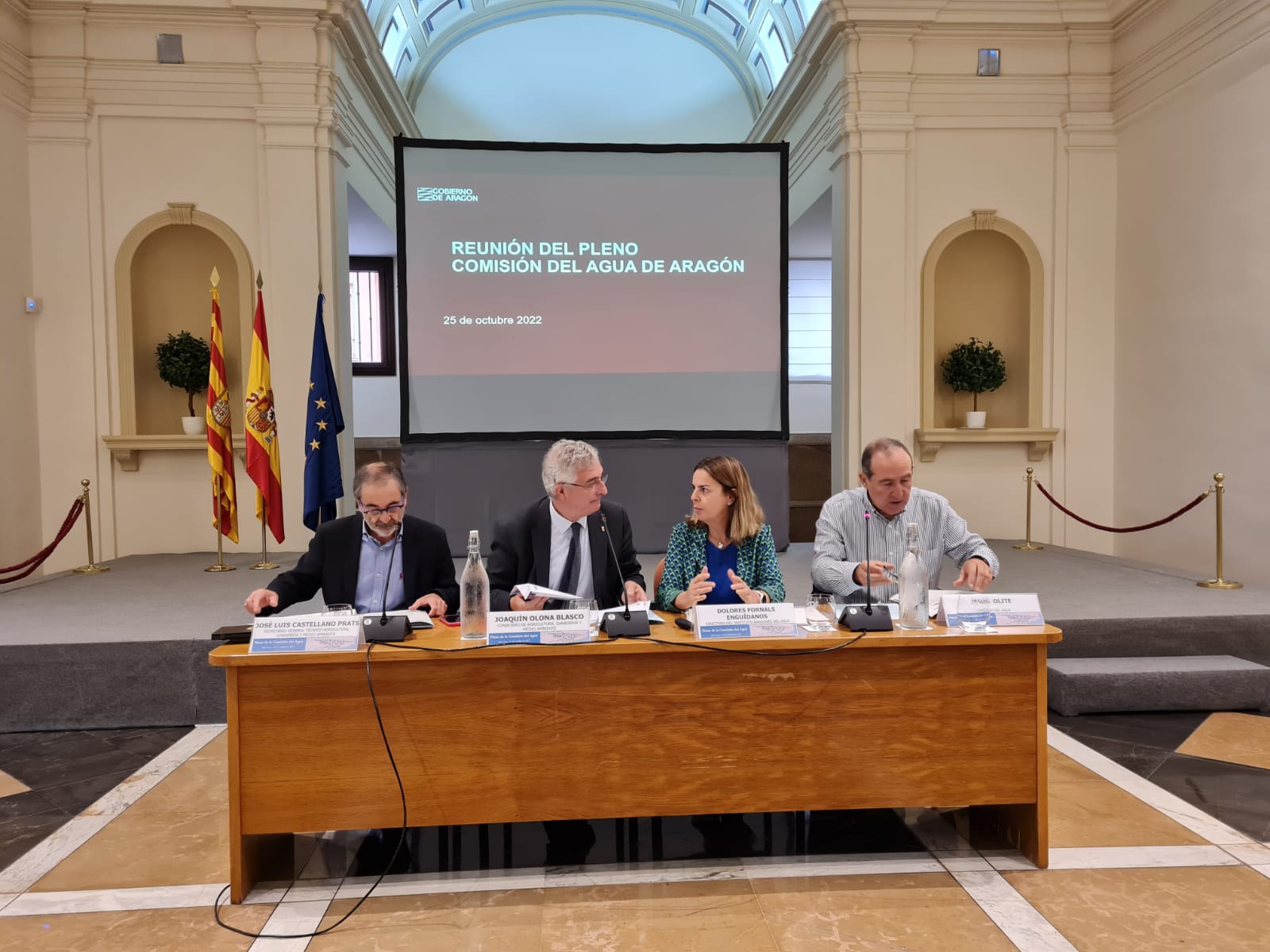 Presidencia del Pleno de la Comisión del Agua que ha abordado la revisión del plan de depuración