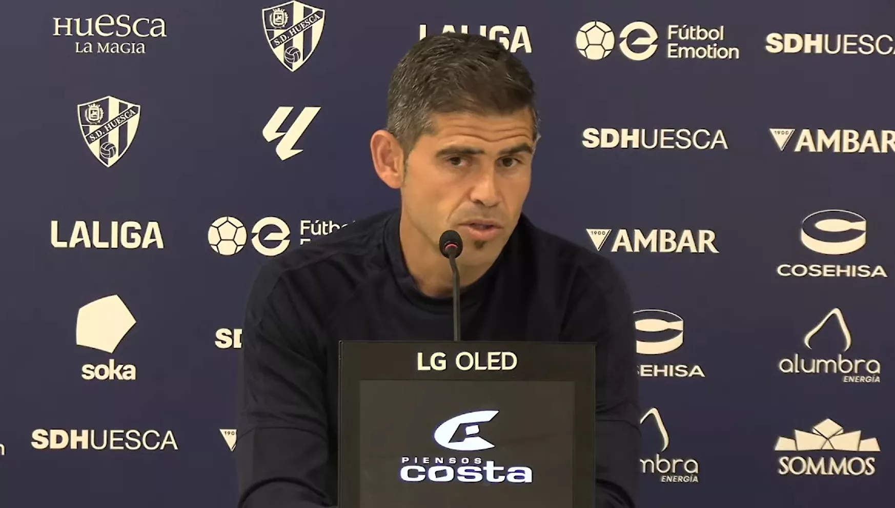 Antonio Hidalgo, entrenador del Huesca