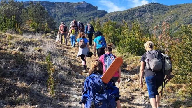 Asociaciones voluntarios y vecinos de la zona en la jornada del pasado 23 de marzo. Asociaciones voluntarios y vecinos de la zona en la jornada del pasado 23 de marzo.