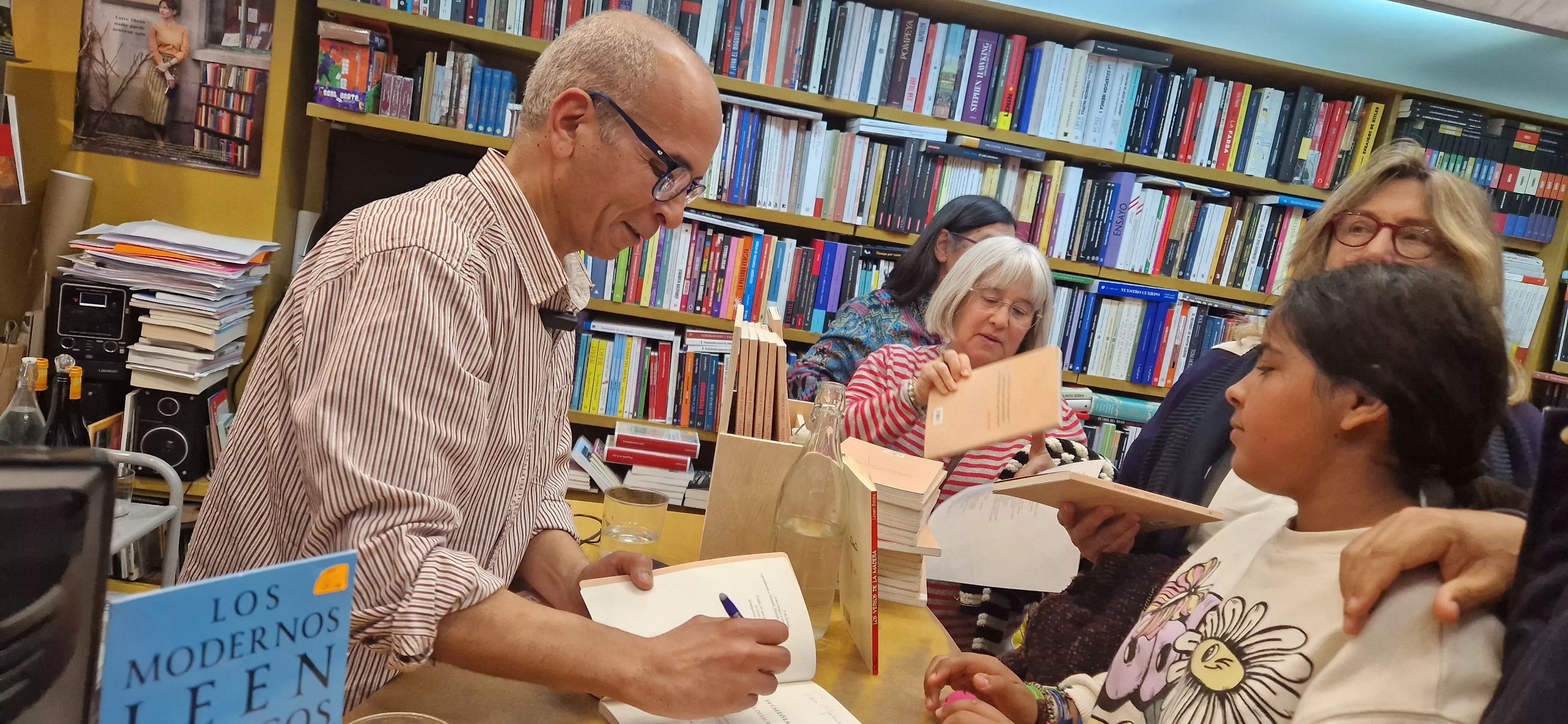 Limam Boisha en la librería Anónima de Huesca. Foto Myriam Martínez (16)