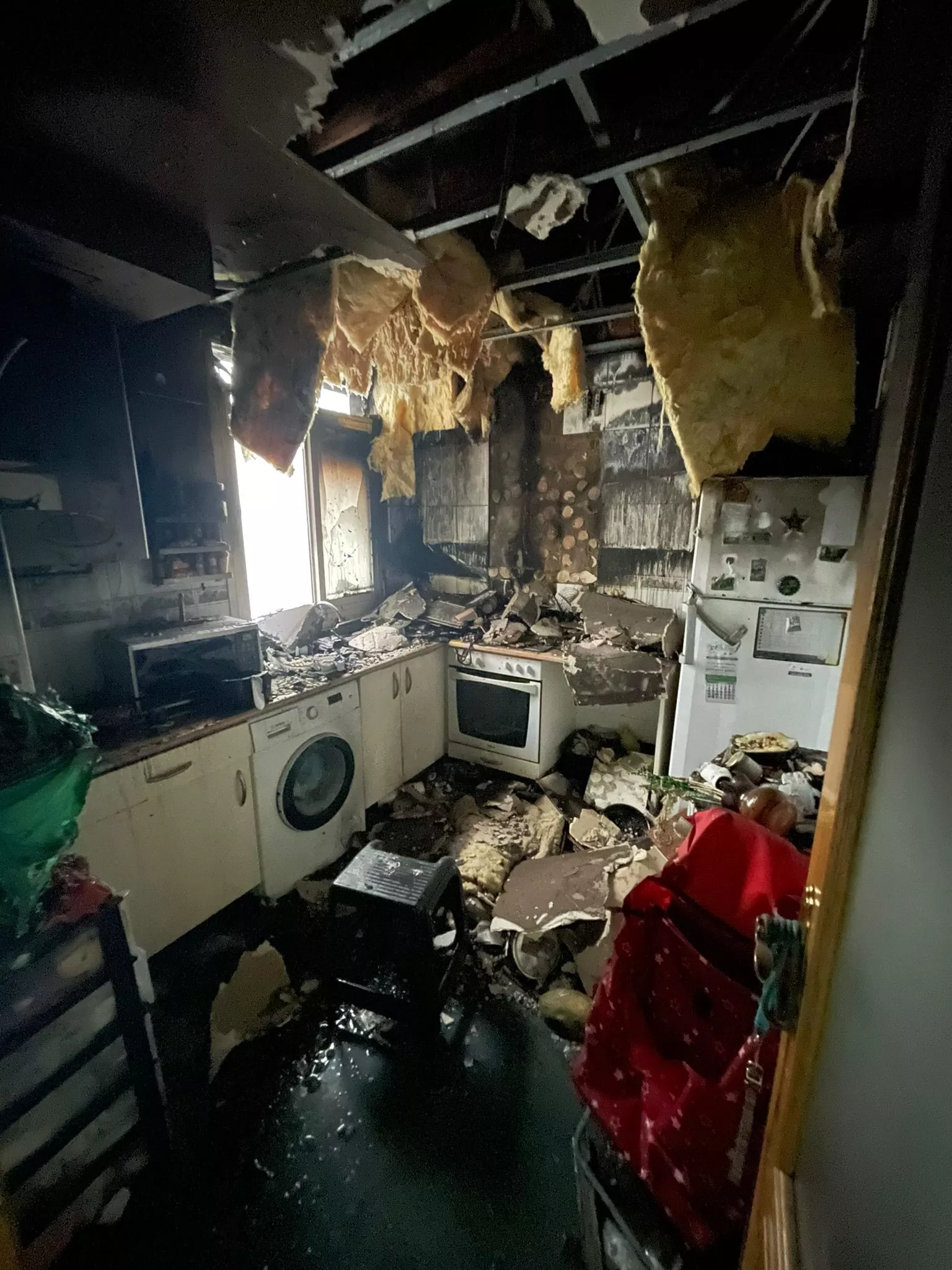 Cocina donde se ha producido el incendio en el Coso Bajo