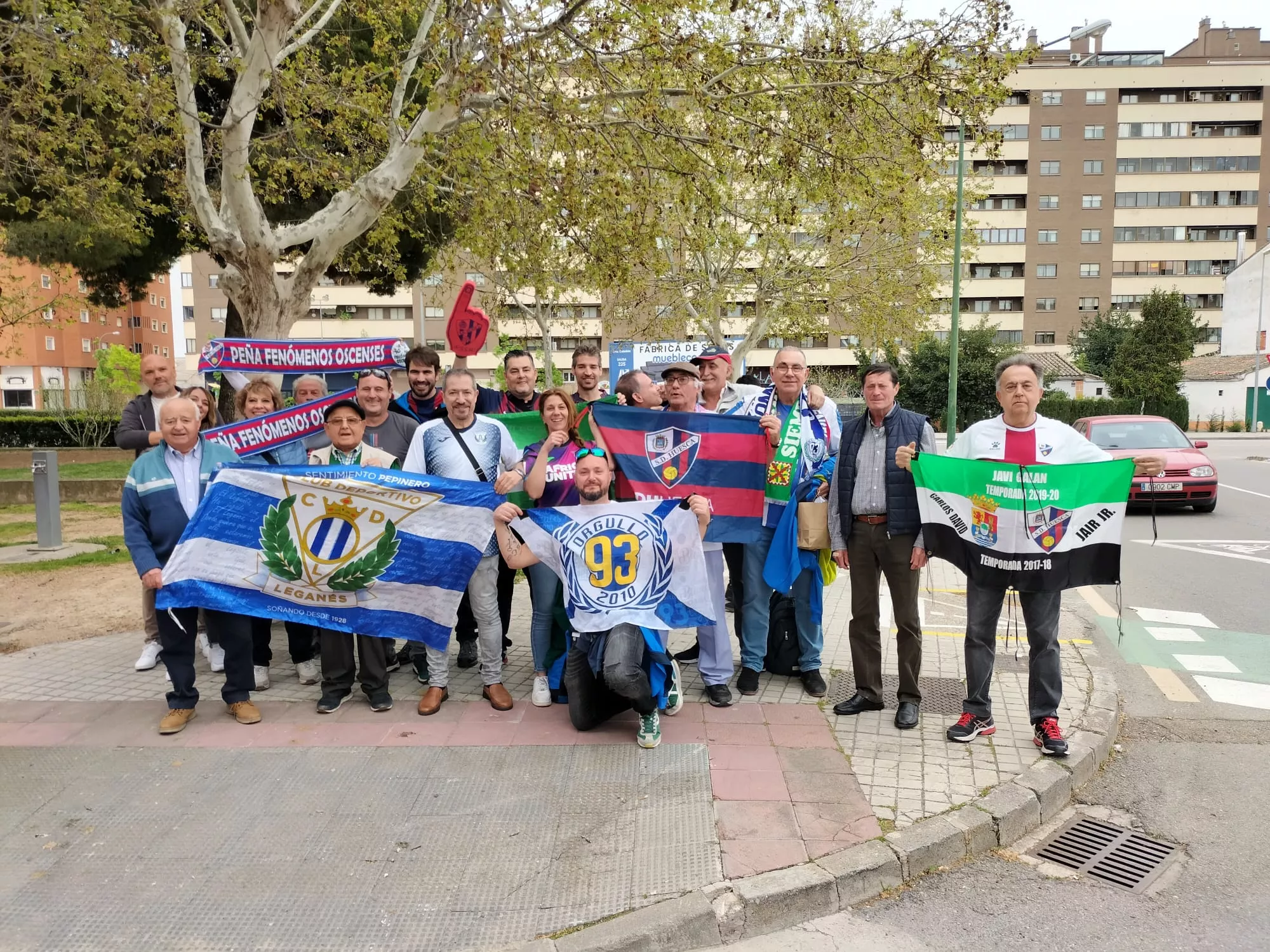 Aficionados del Leganés y la SD Huesca.