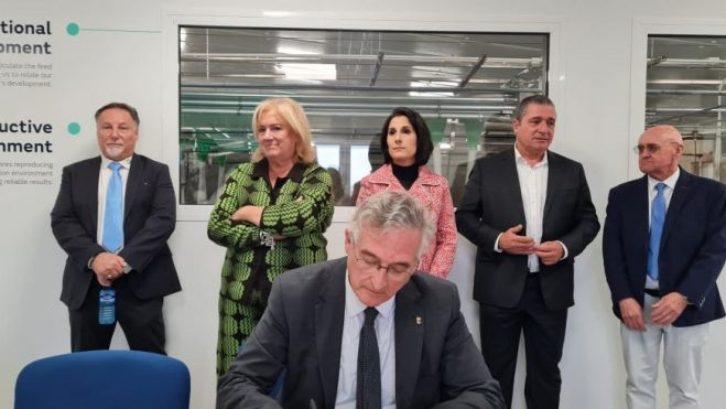 Olona ha inaugurado este miércoles las instalaciones de AB Neo en Ballobar Olona ha inaugurado este miércoles las instalaciones de AB Neo en Ballobar