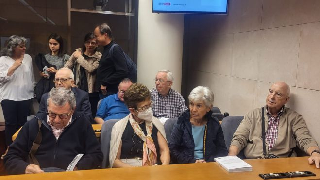 Muchos amigos de Ángel Garcés quisieron arroparle en la presentación del libro. Foto Myriam Martínez Muchos amigos de Ángel Garcés quisieron arroparle en la presentación del libro. Foto Myriam Martínez