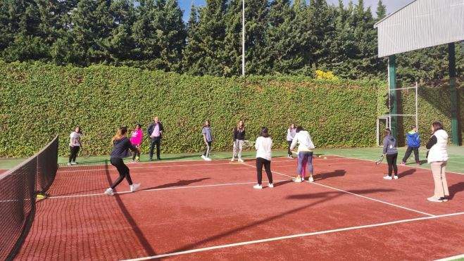 Una de las actividades de Cadis en el Tenis Osca Una de las actividades de Cadis en el Tenis Osca