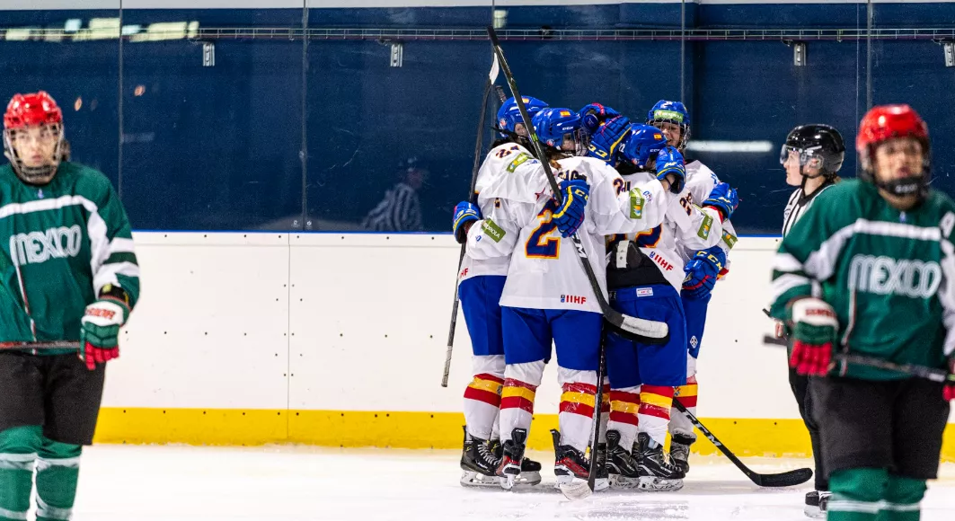 Pleno de victorias de España en el arranque del Mundial de hockey hielo (3-0)