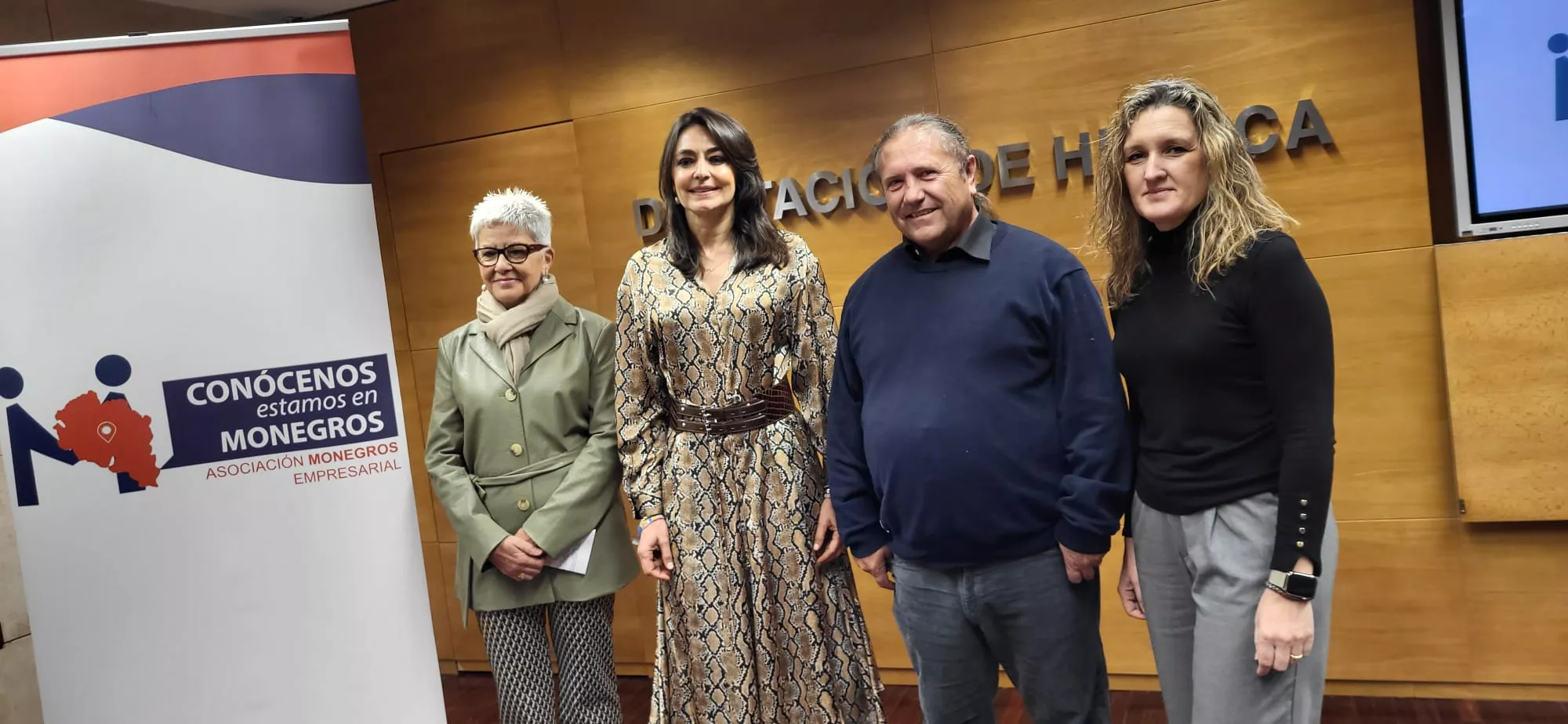 María Jesús Laguna, Celsa Rufas, José Manuel Penella y Pilar Machín han presentado el programa “Conócenos, estamos en Monegros”.
