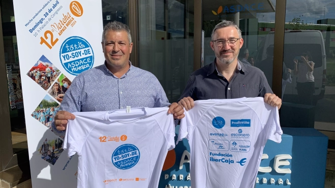 Pedro José Sánchez, gerente de Pastelería Loa, con Anselmo Lalueza Pedro José Sánchez, gerente de Pastelería Loa, con Anselmo Lalueza