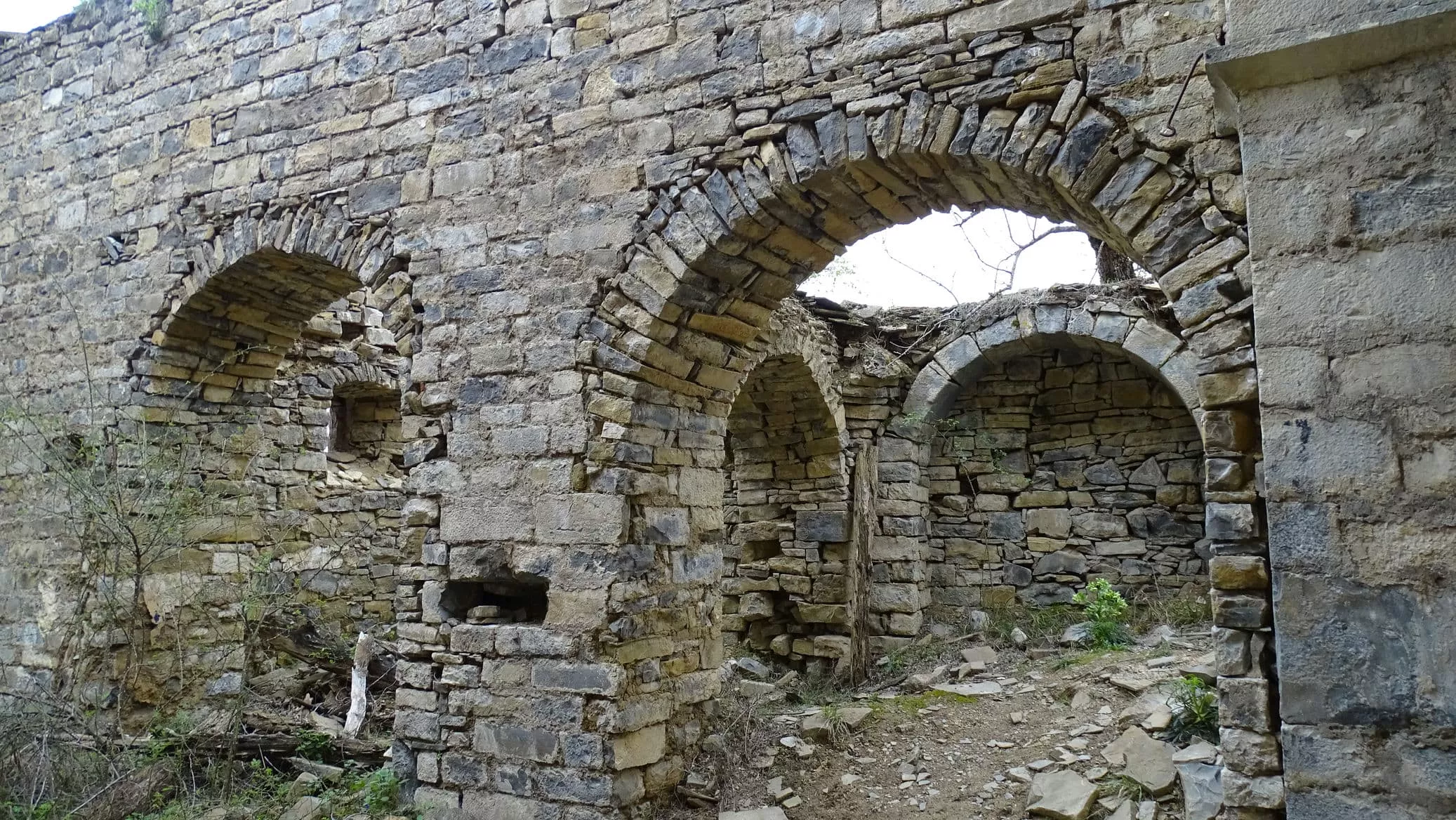 Arcos de la iglesia.