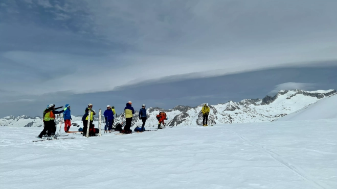 3 con vista del macizo del Posets Perdiguero 3 con vista del macizo del Posets Perdiguero