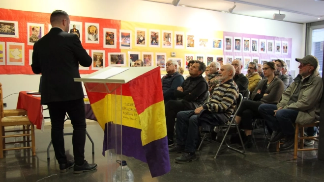 El historiador habló ante una sala llena. Foto Carlos Migliaccio