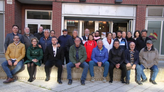 "Foto de familia" de los asistentes a la primera jornada. Foto Carlos Migliaccio