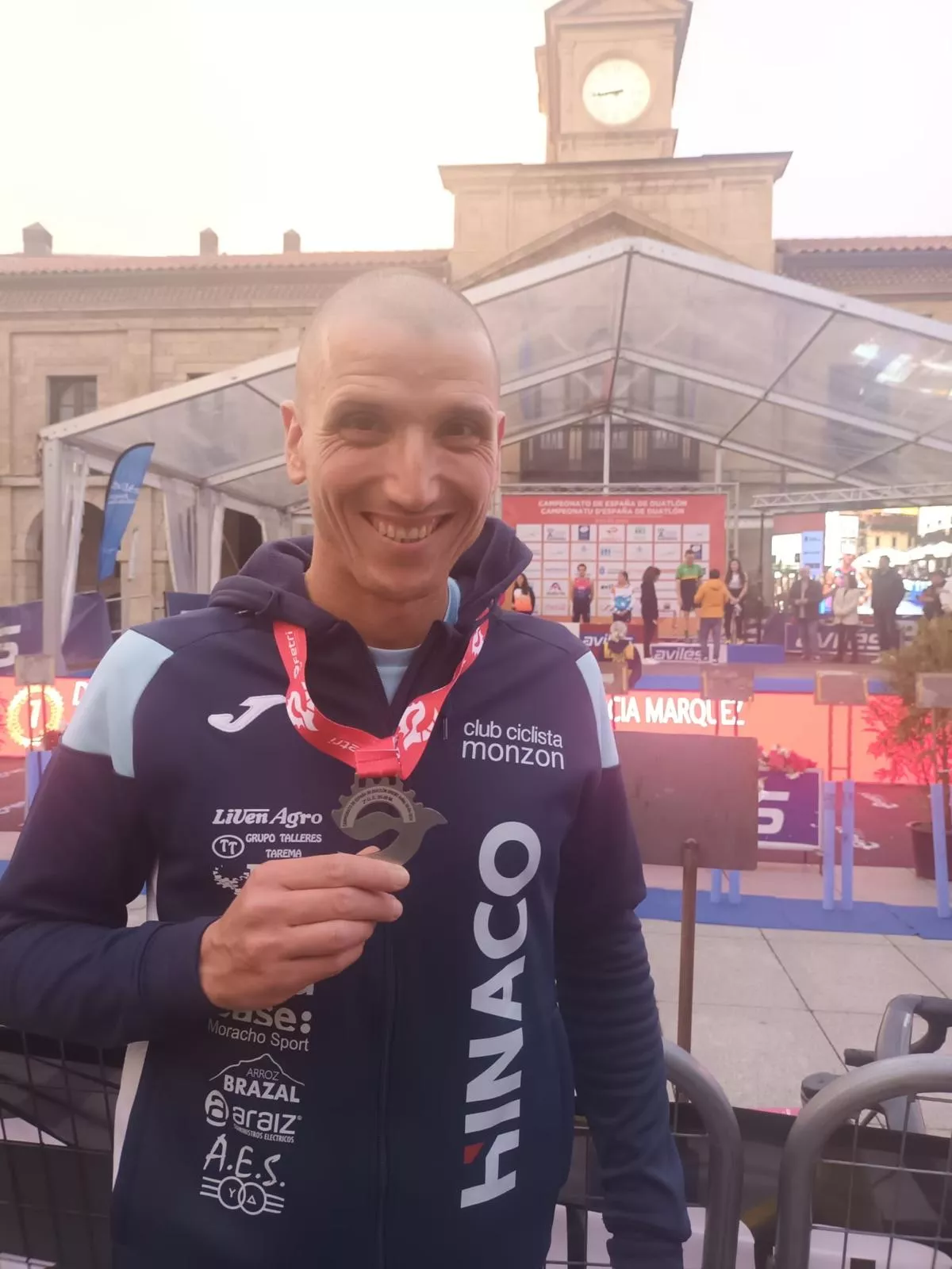 Andrés Zapater, con la medalla de plata.
