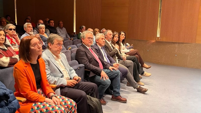 Gemma Tico, Juan Pascual, Fernando Carrera, Ángel Samper, Fernando Laguna, Belén Almudévar y Celsa Rufas. Gemma Tico, Juan Pascual, Fernando Carrera, Ángel Samper, Fernando Laguna, Belén Almudévar y Celsa Rufas.