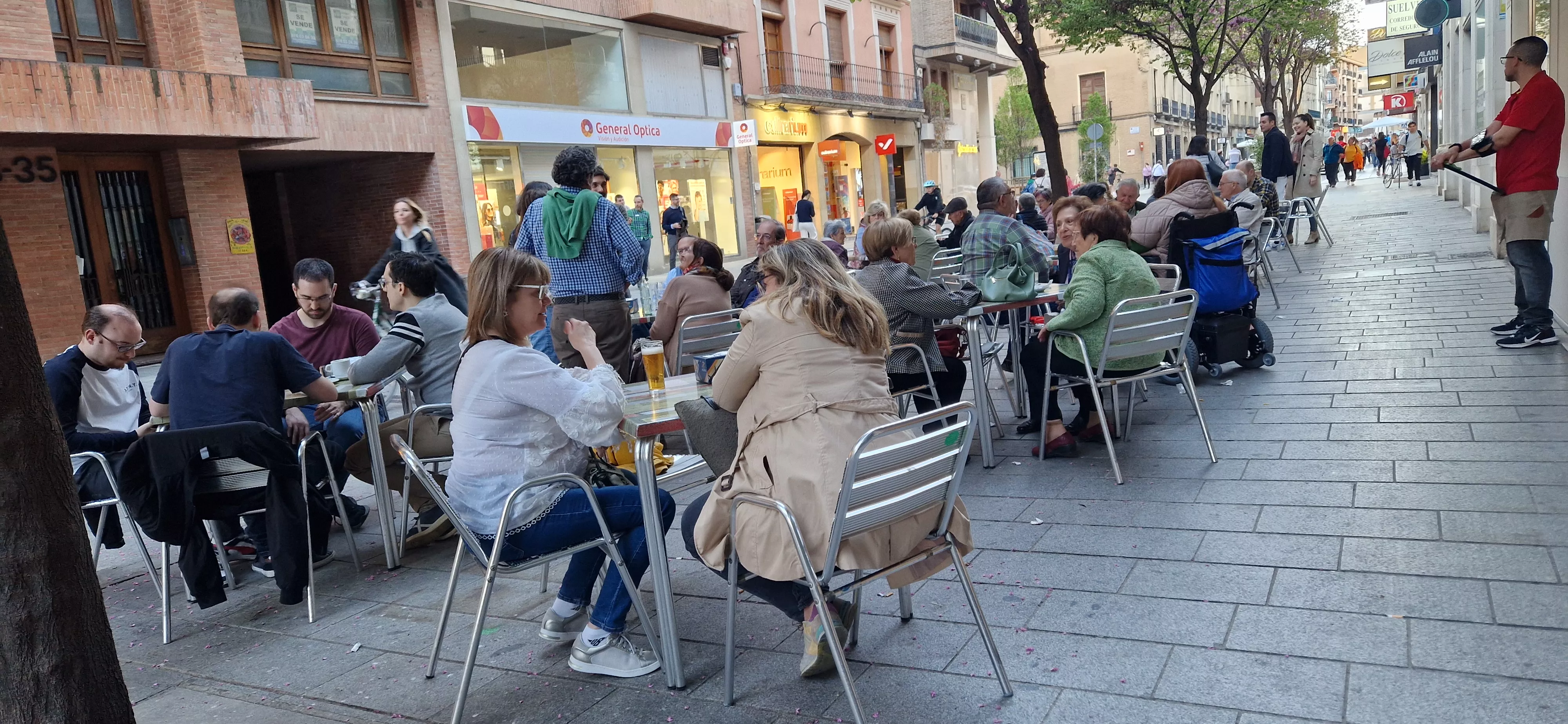 Inicio de la Feria de abril oscense. Foto Myriam Martínez