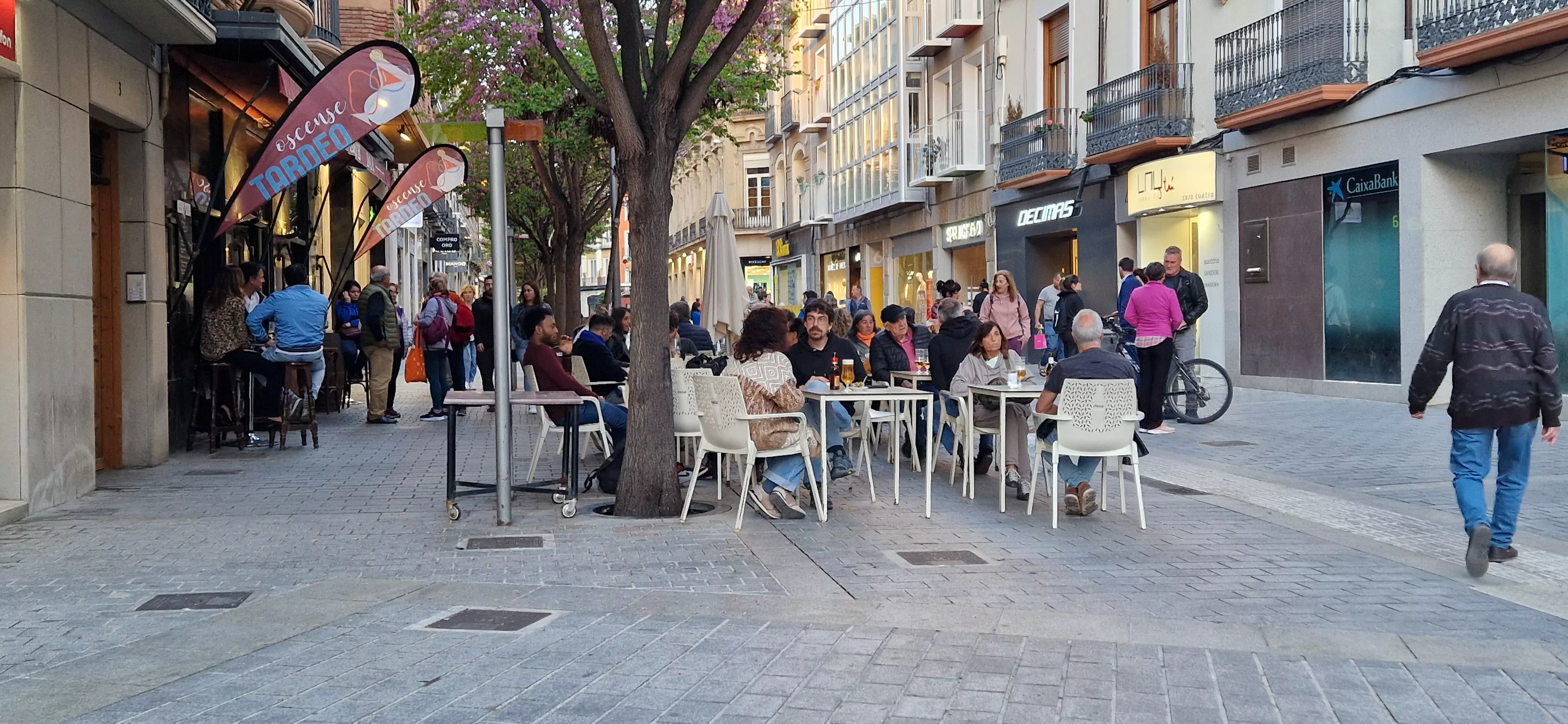 Inicio de la Feria de abril oscense. Foto Myriam Martínez