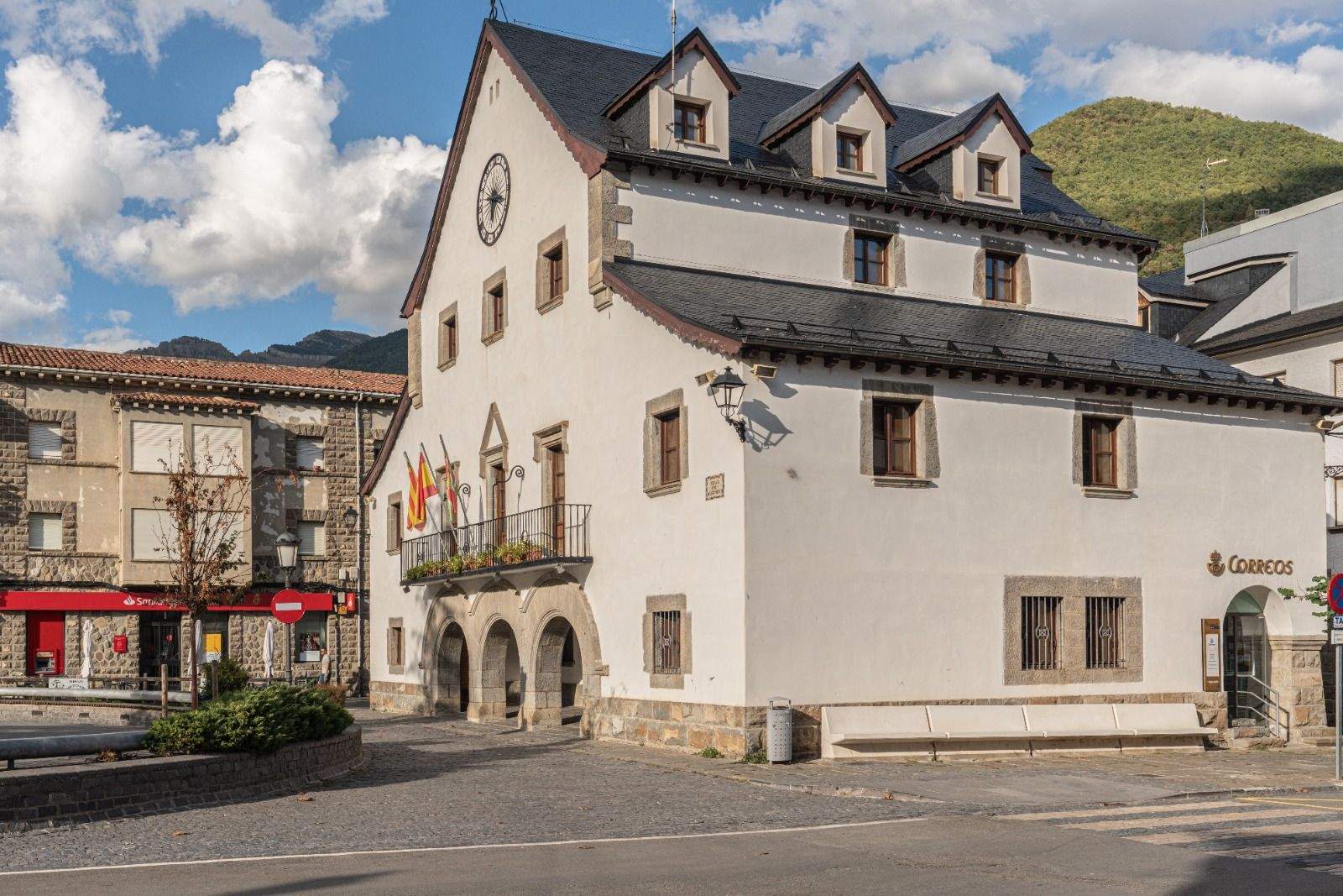 Ayuntamiento de Biescas.