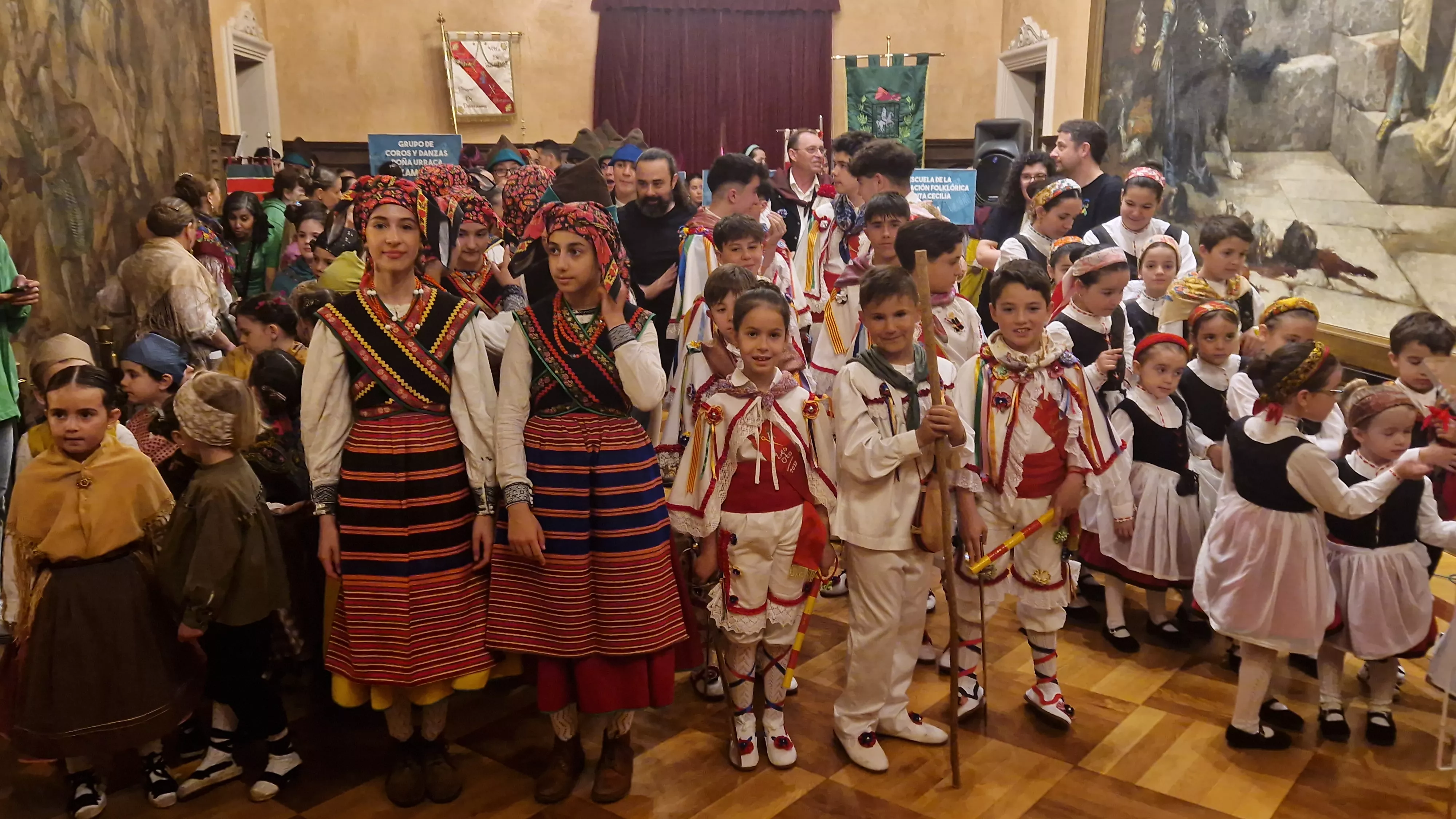  Recepción en el Ayuntamiento. IX Encuentro Nacional de Escuelas de Folklore José Rodrigo. Foto Myriam Martínez 