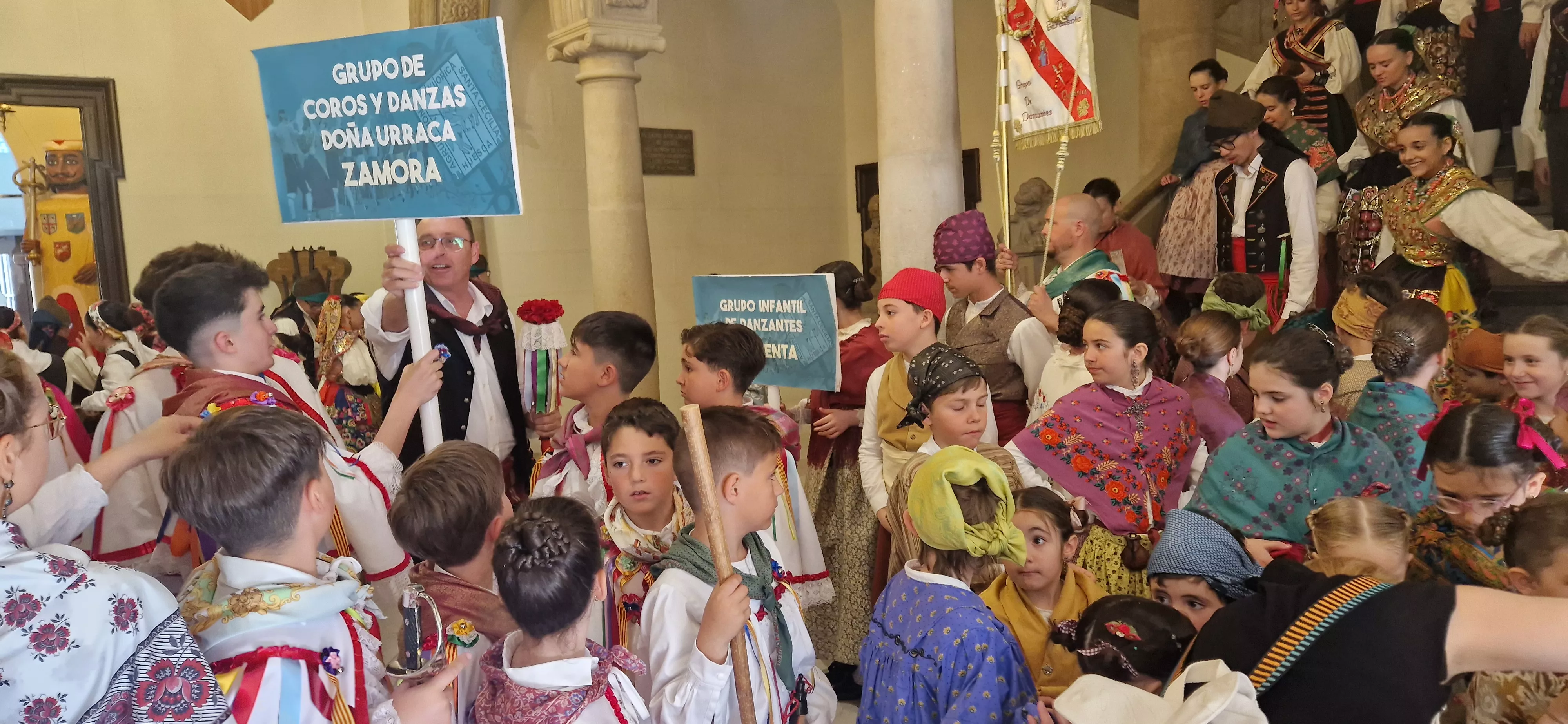  Recepción en el Ayuntamiento. IX Encuentro Nacional de Escuelas de Folklore José Rodrigo. Foto Myriam Martínez 