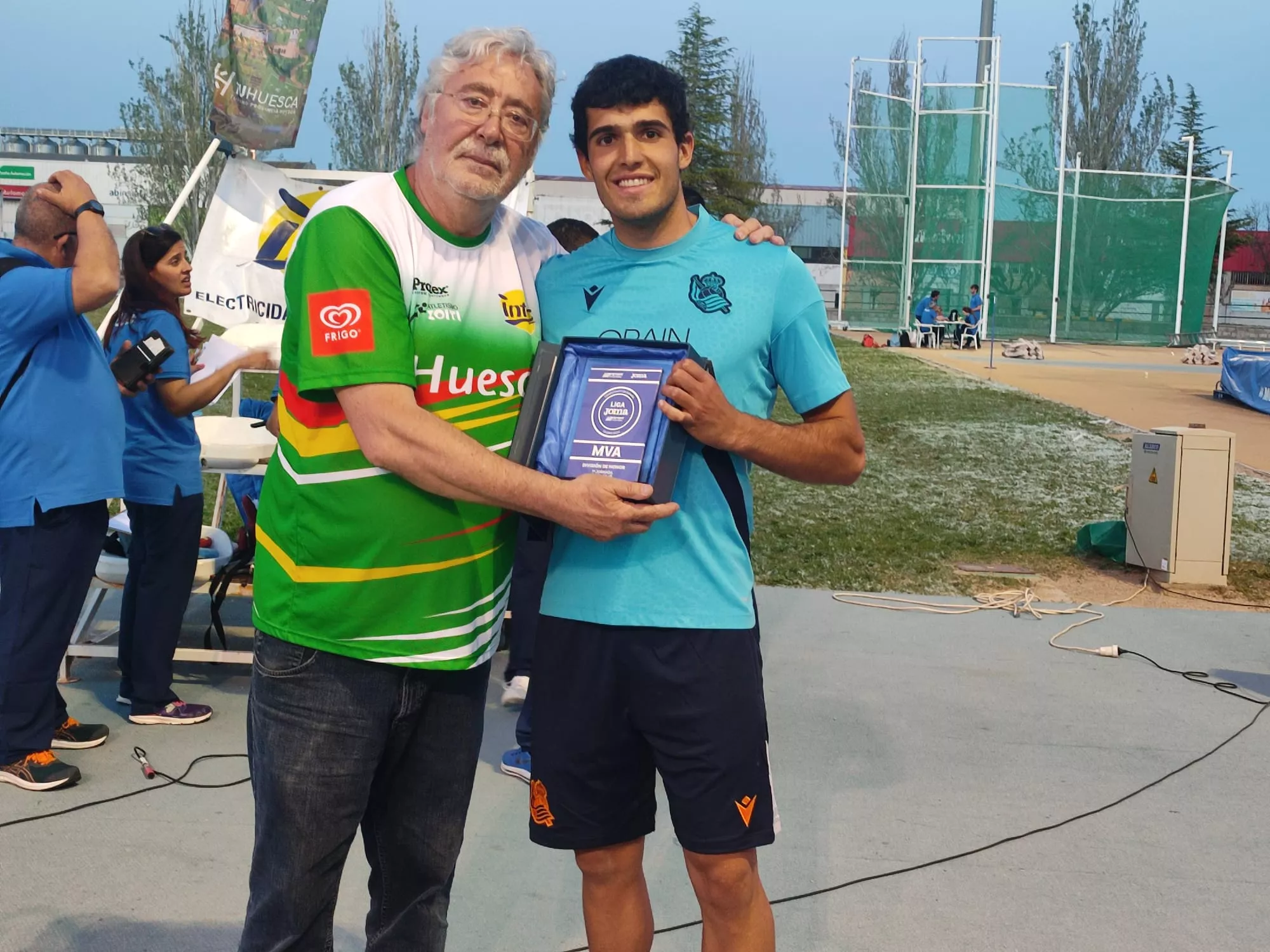 Primera jornada de Liga de Intec-Zoiti. Premio a la mejor marca.