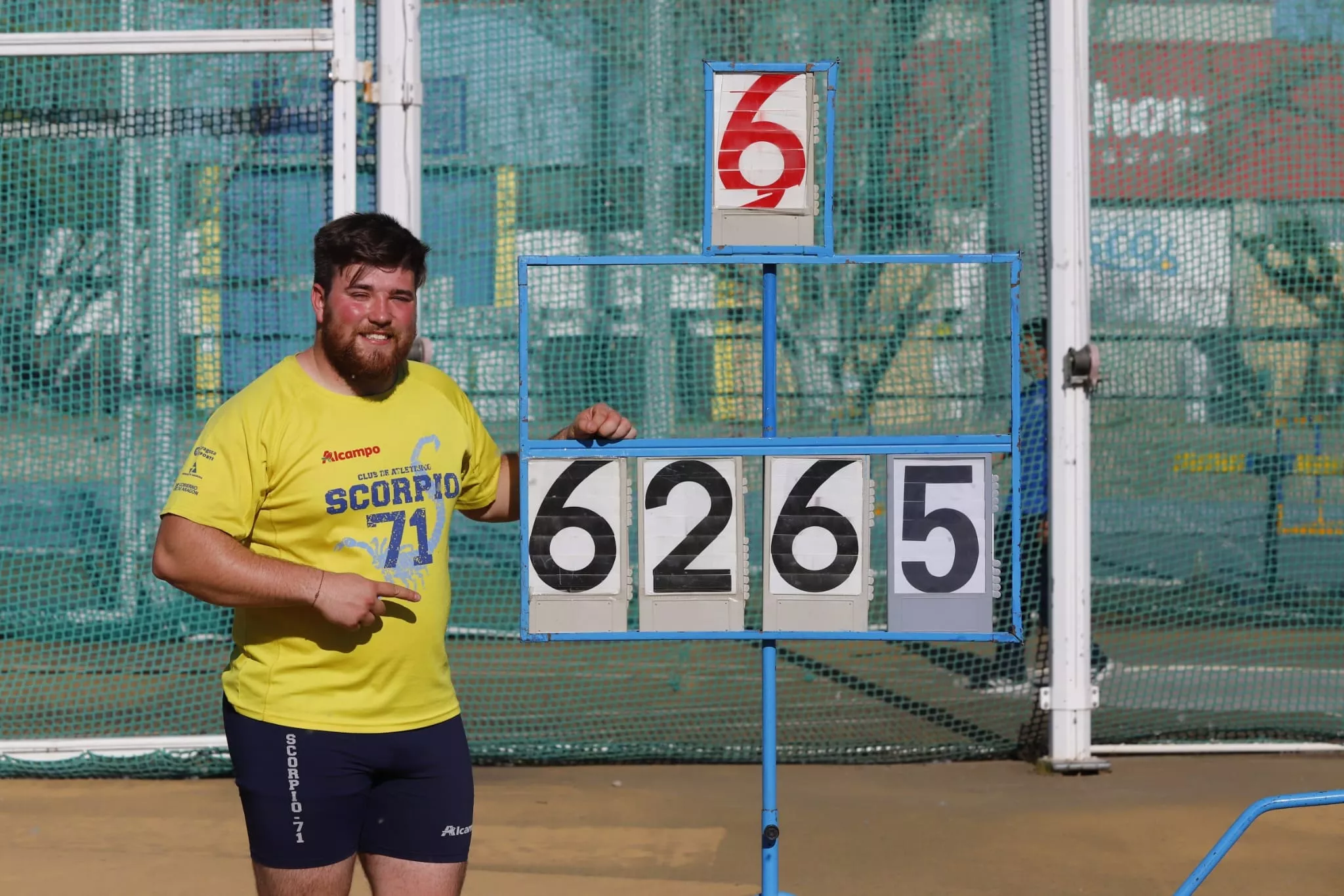 Primera jornada de Liga de Intec-Zoiti. Juan Díaz récord de Aragón de martillo.