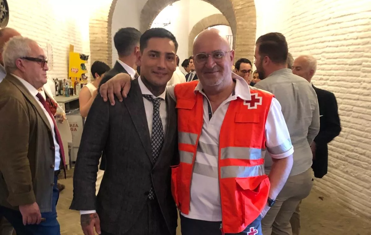 El Chimy Ávila y el doctor Juan Carlos Galindo, dos viejos amigos del Huesca ahora unidos por una misión de urgencia en Sevilla