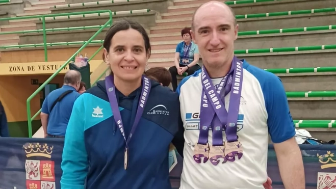 Belén Foj y Eduardo Marco con sus medallas. Belén Foj y Eduardo Marco con sus medallas.