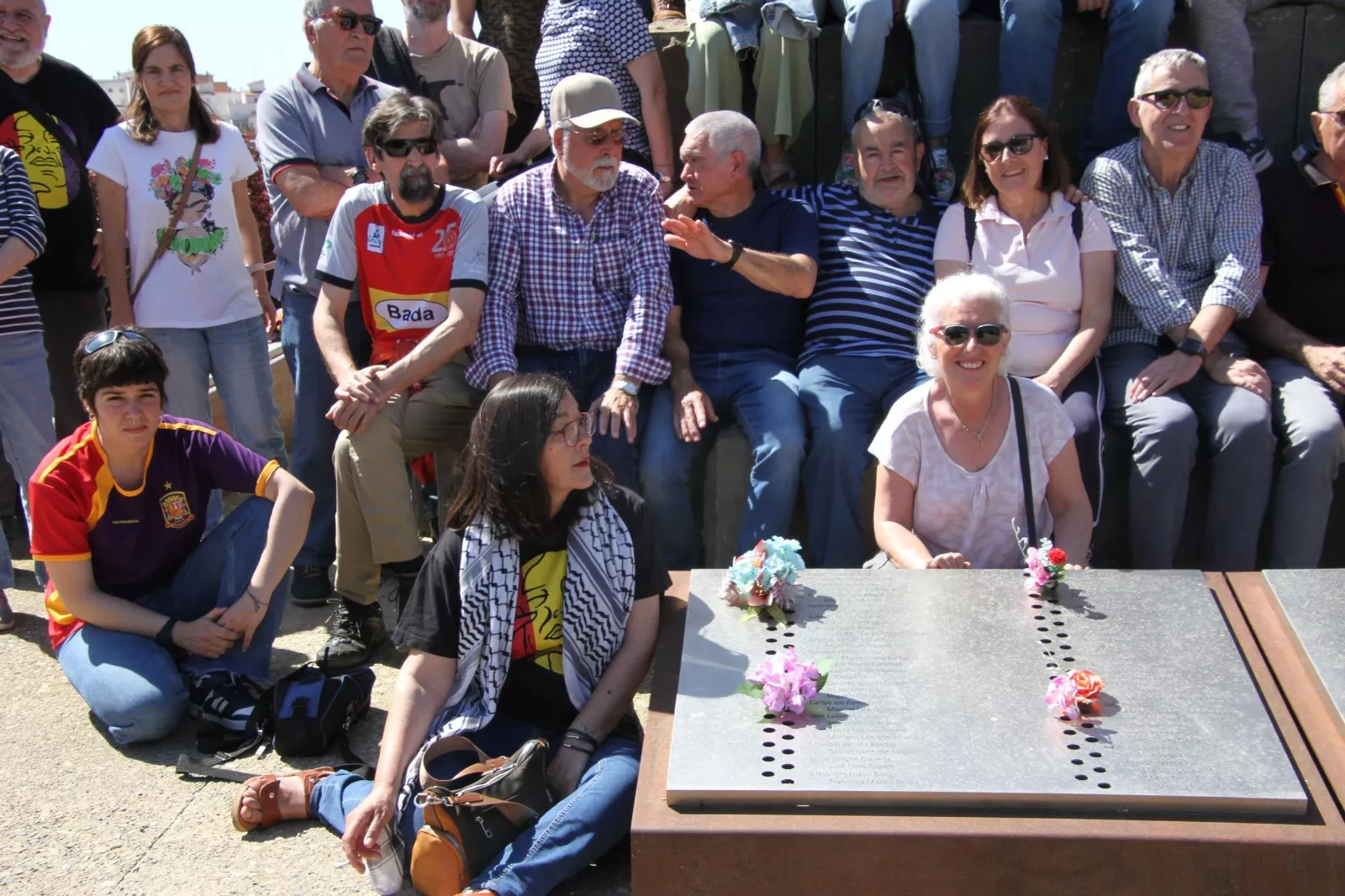 Izado de bandera de la II República. Foto Carlos Neofato