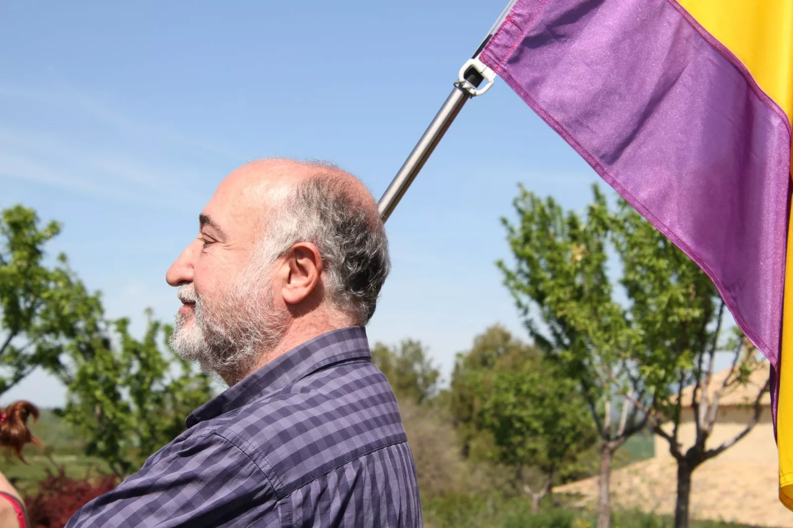 Izado de bandera de la II República. Foto Carlos Neofato