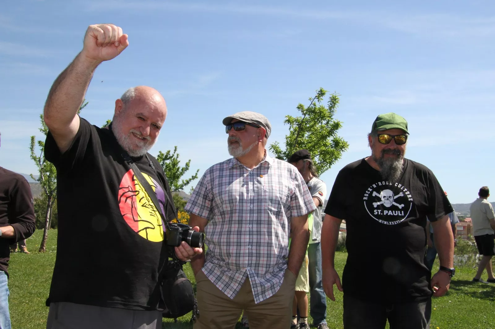 Izado de bandera de la II República. Foto Carlos Neofato