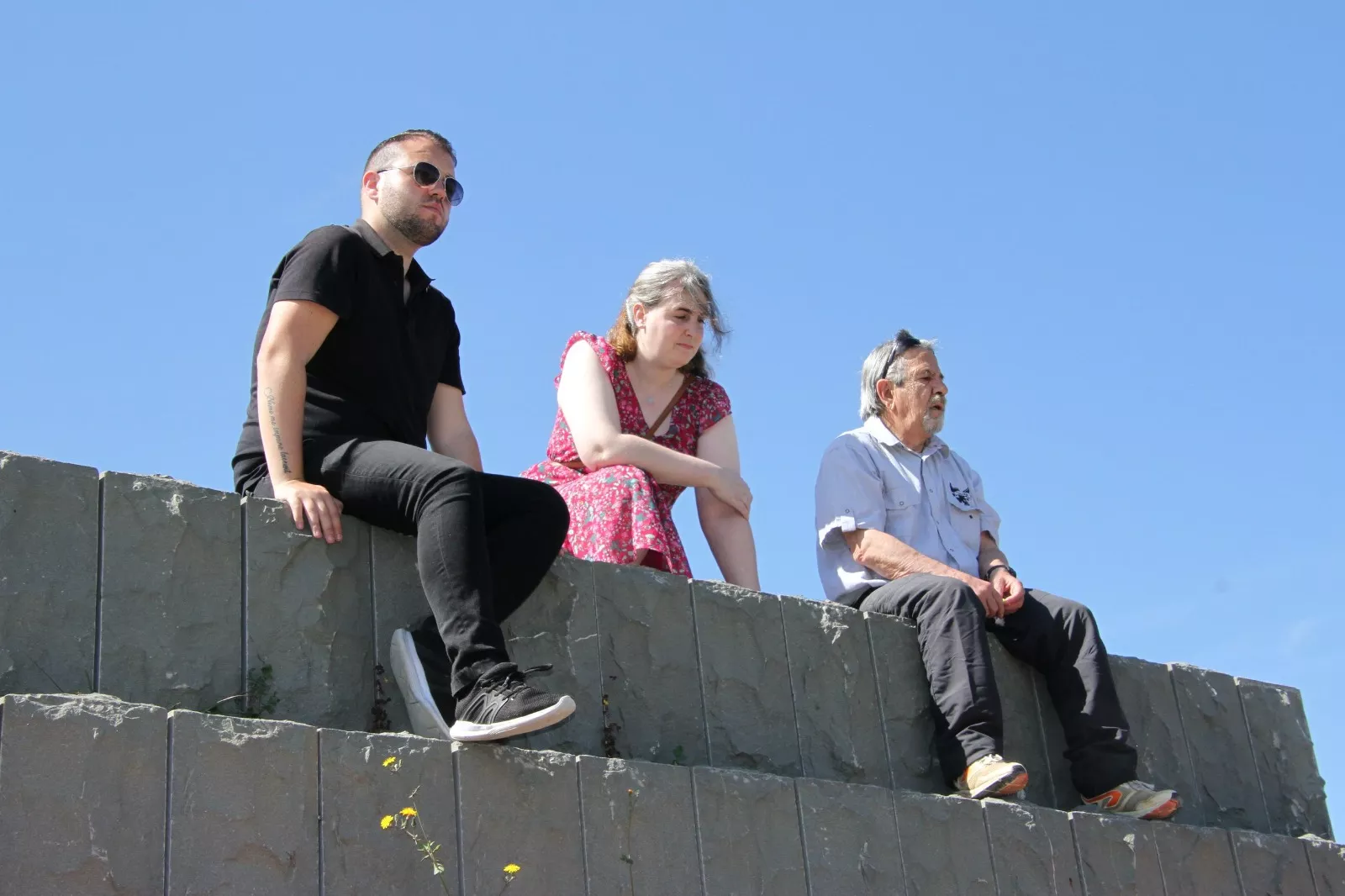 Izado de bandera de la II República. Foto Carlos Neofato