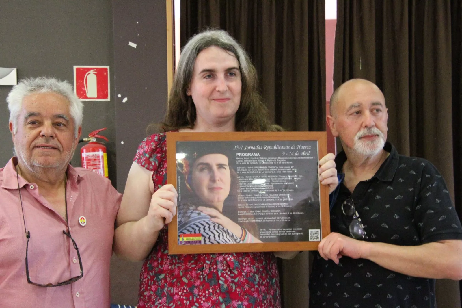 Izado de bandera de la II República. Foto Carlos Neofato