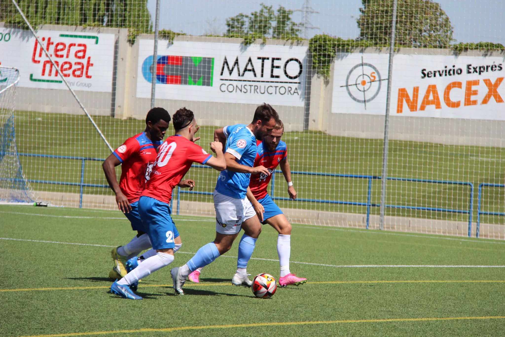 El Binéfar deja escapar una buena renta ante el Cariñena (2-2)