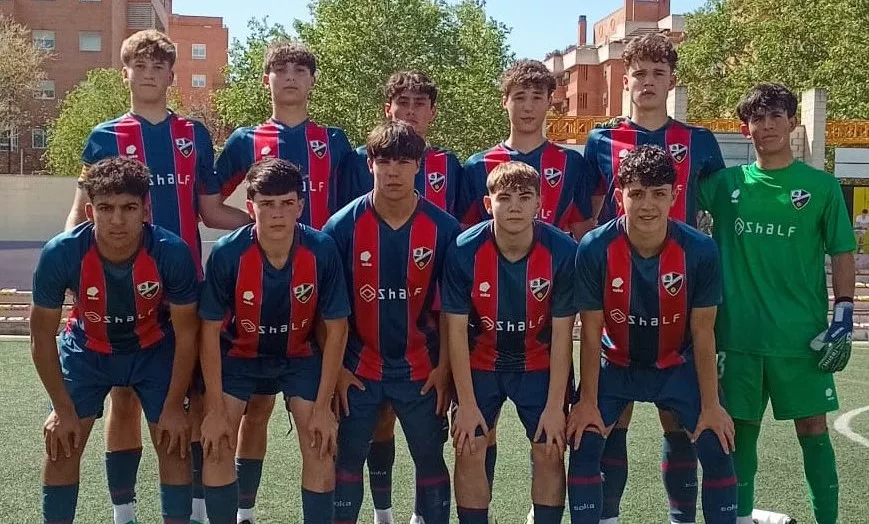 Cadete A SD Huesca. Resultados y clasificaciones del fútbol altoaragonés del 13 y 14 de abril.