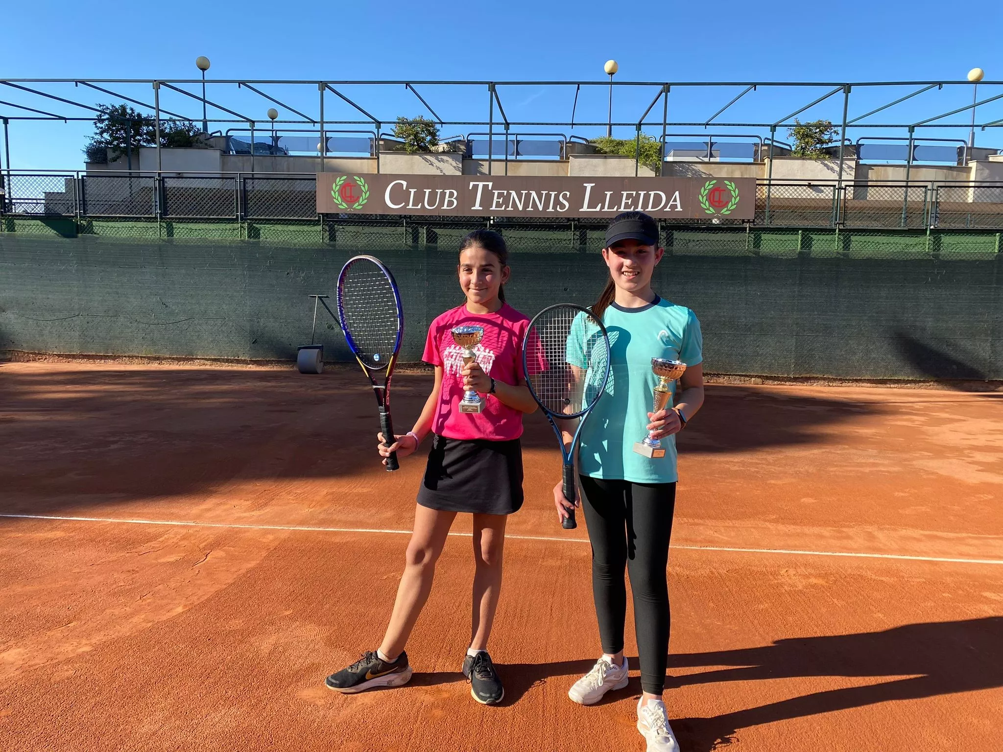 Las jugadoras montisonense Lucía Javierre y Alma Pueyo disputaron la final alevín B