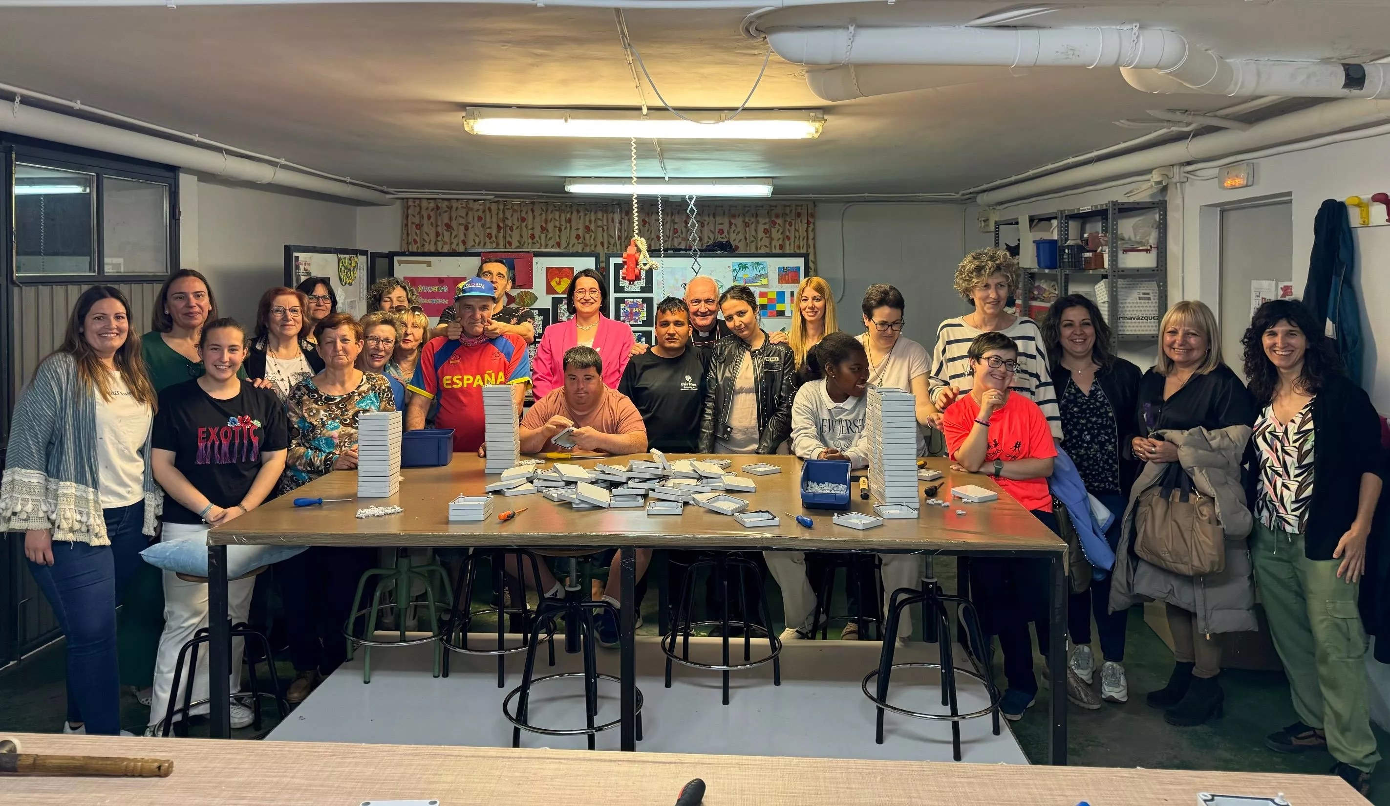 La alcaldesa, el obispo y la presidenta de la Comarca, en el Centro Ocupacional Nazaret