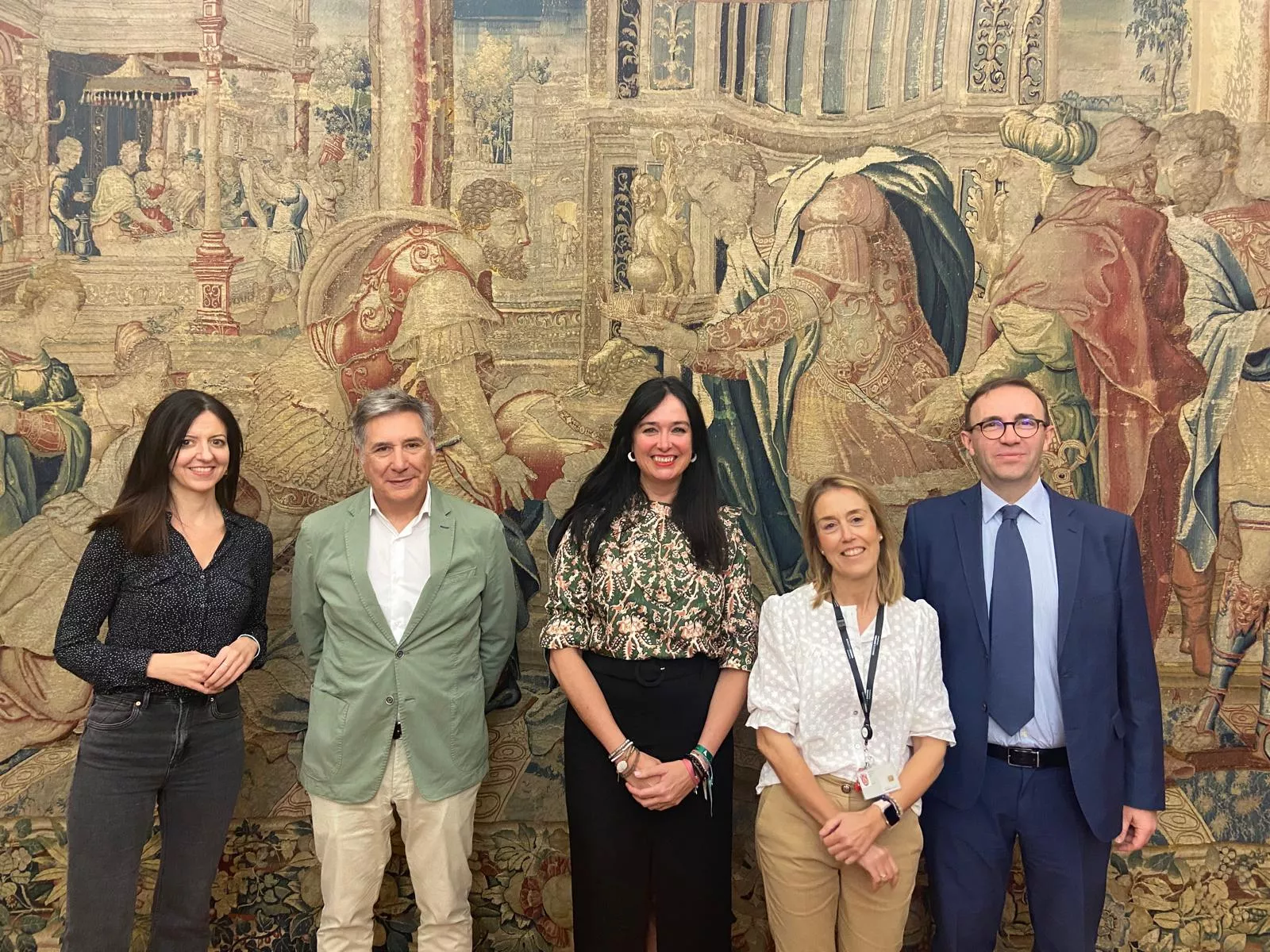 Visita de la alcaldesa de Huesca, Lorena Orduna, y el teniente de alcalde, Ricardo Oliván, al Banco de España en Zaragoza.