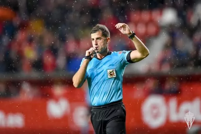 Ávalos Barrera, el árbitro del derbi.