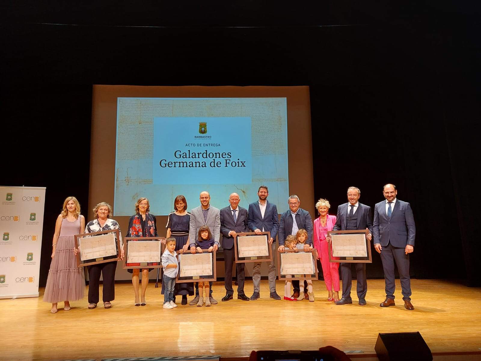 Galardonados con los Germana de Foix, con Fernando Torres y Belinda Pallás.