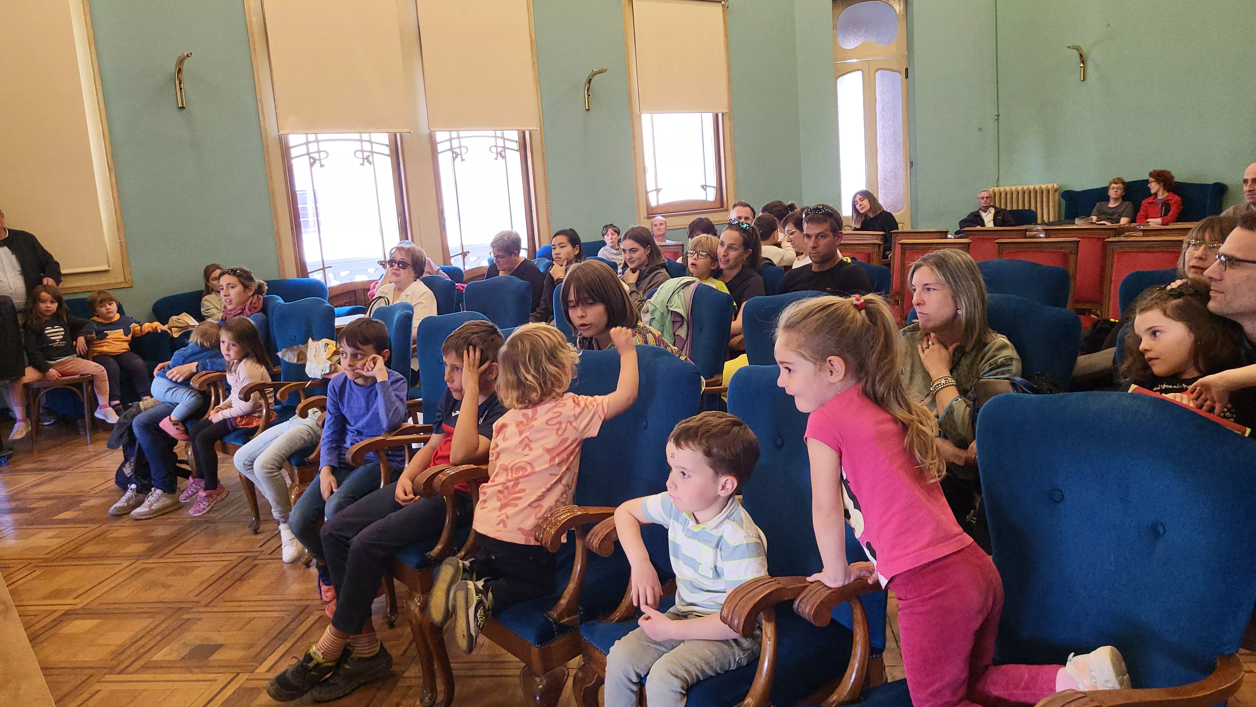 Presentación de "La cartica coloradica" de Sandra Araguás con ilustraciones de Virginia Ogalla. Foto Mercedes Manterola