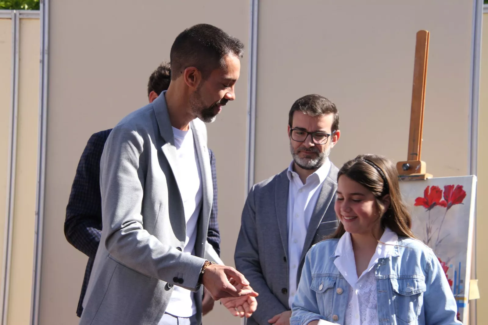 Entrega de menciones y obsequios escolares. Foto Carlos Neofato