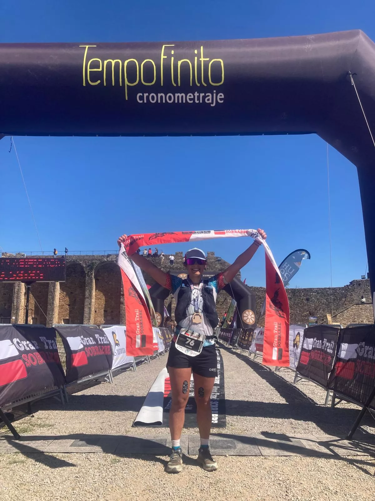Lurdes Palau, la ganadora de la Grail Trail llegando a meta