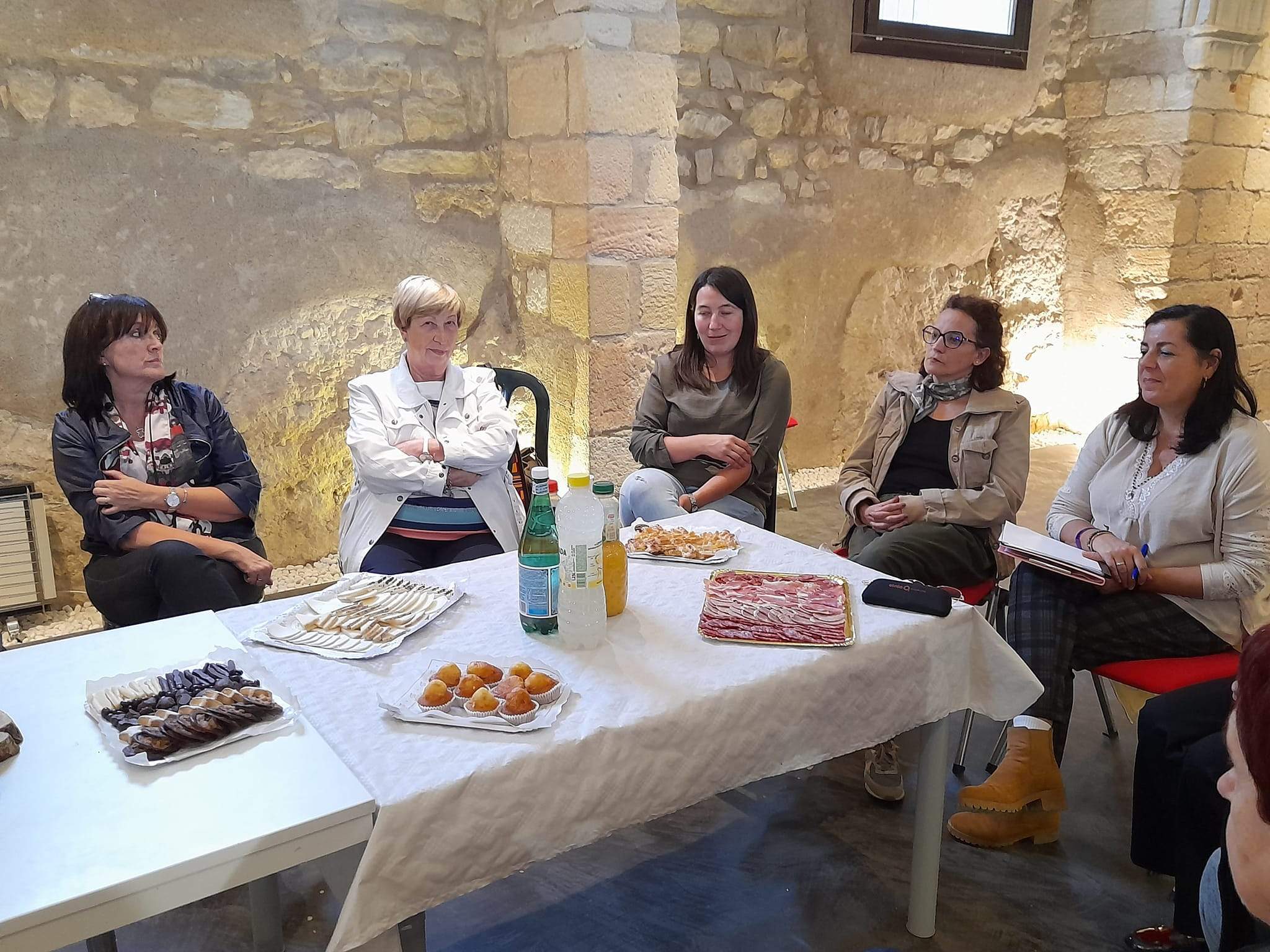 Encuentro de mujeres en Benabarre con la consejera Esther Cereza.