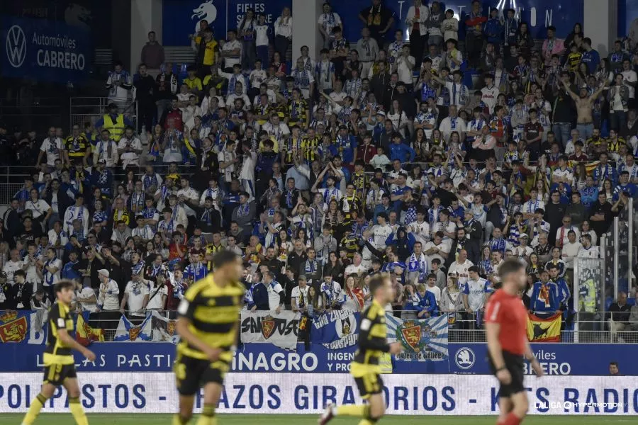 Afición del Zaragoza en El Alcoraz