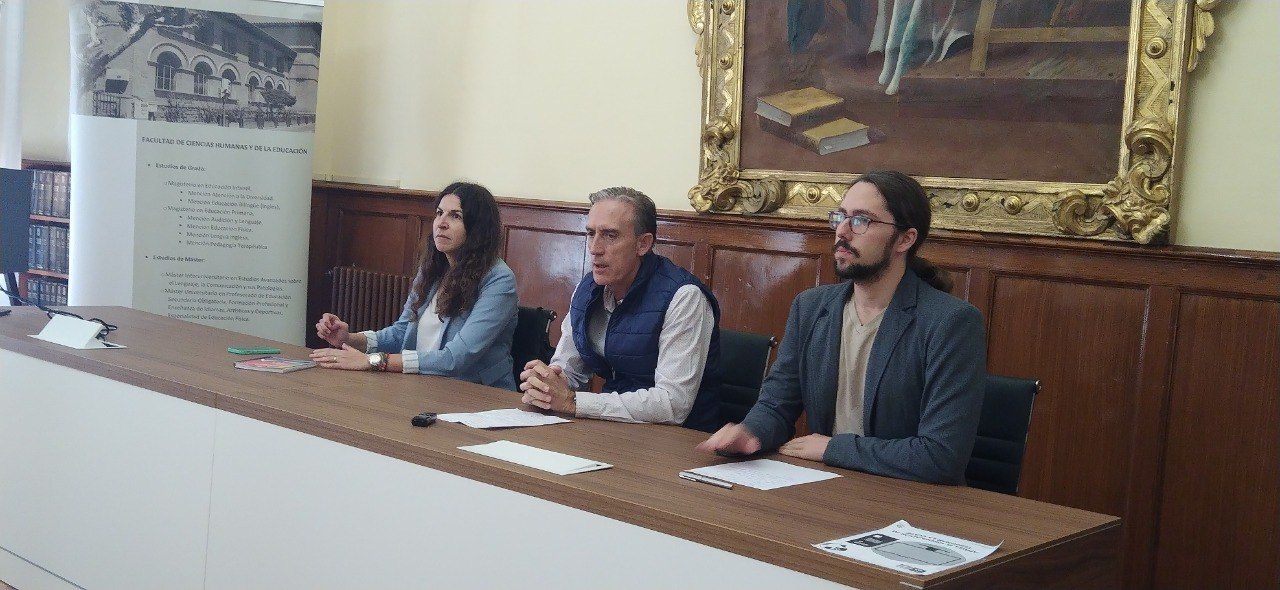  Responsables de este proyecto socioeducativo esta mañana en el Campus de Huesca.