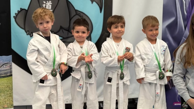 Uno de los podios de los más pequeños en Tardienta. Uno de los podios de los más pequeños en Tardienta.